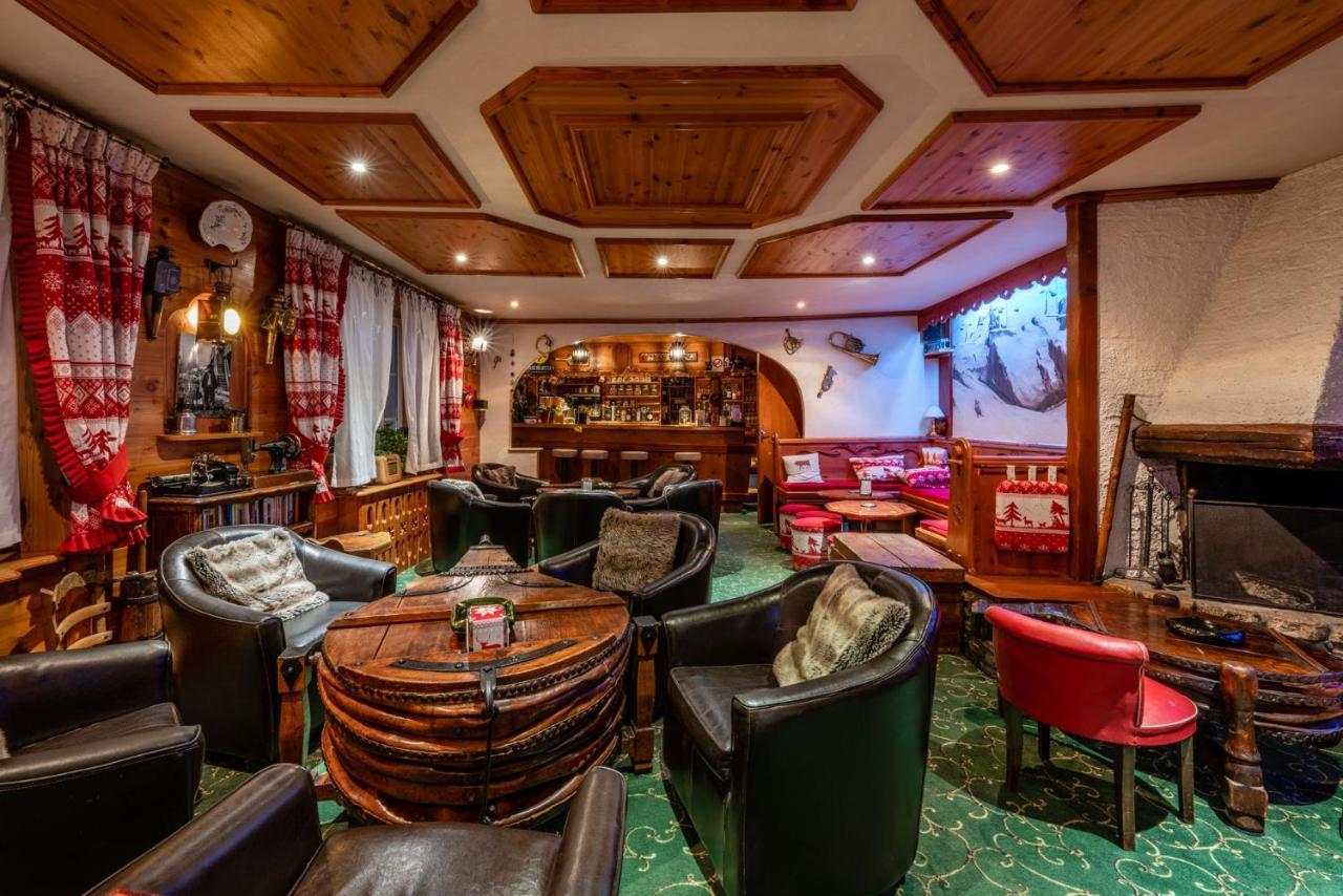 Logis Et Le Christiania Hotel 3*